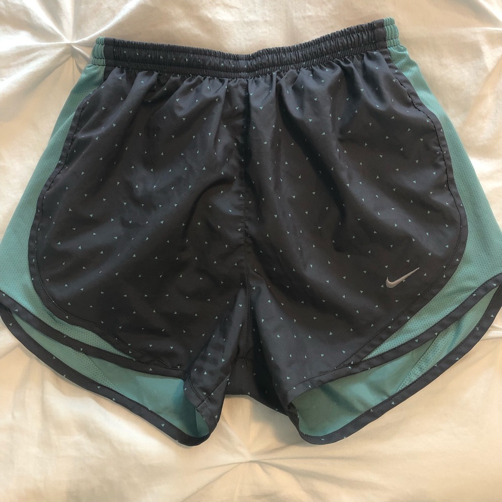 XS Women’s Nike running shorts